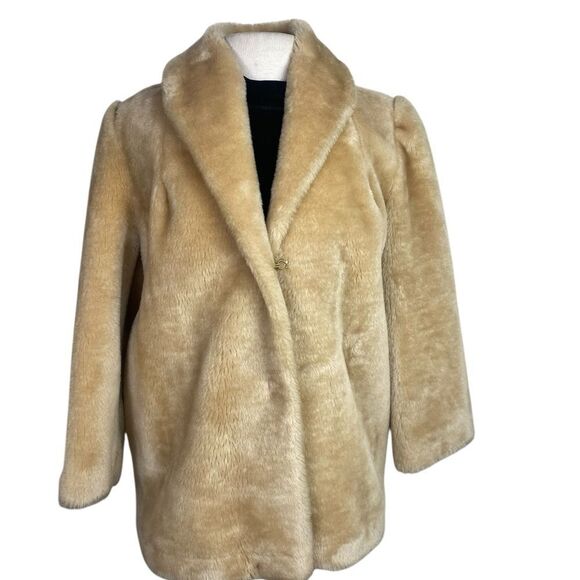 Elegant Cream Faux Fur Coat - Picture 4 of 10